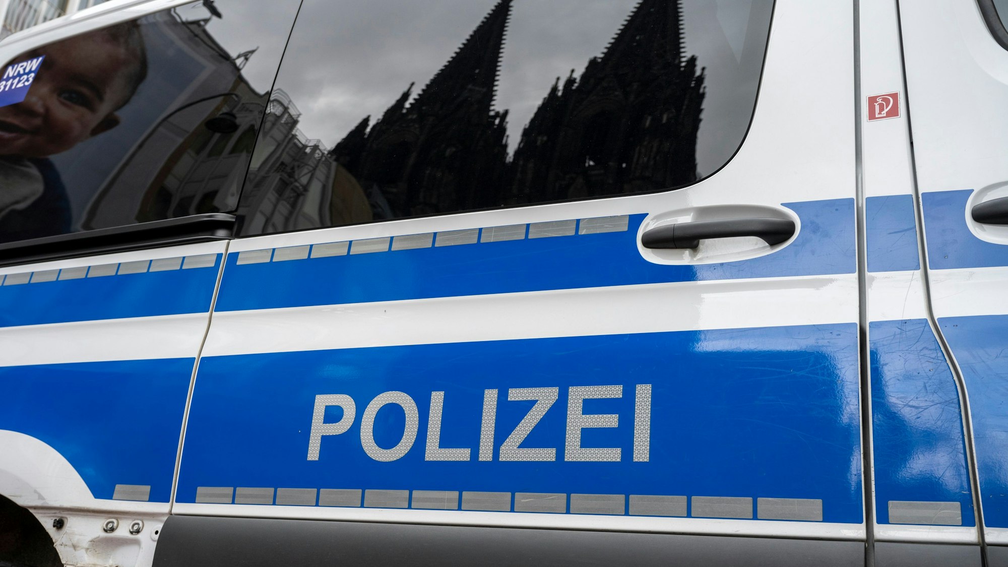 Ein Streifenwagen der Polizei.