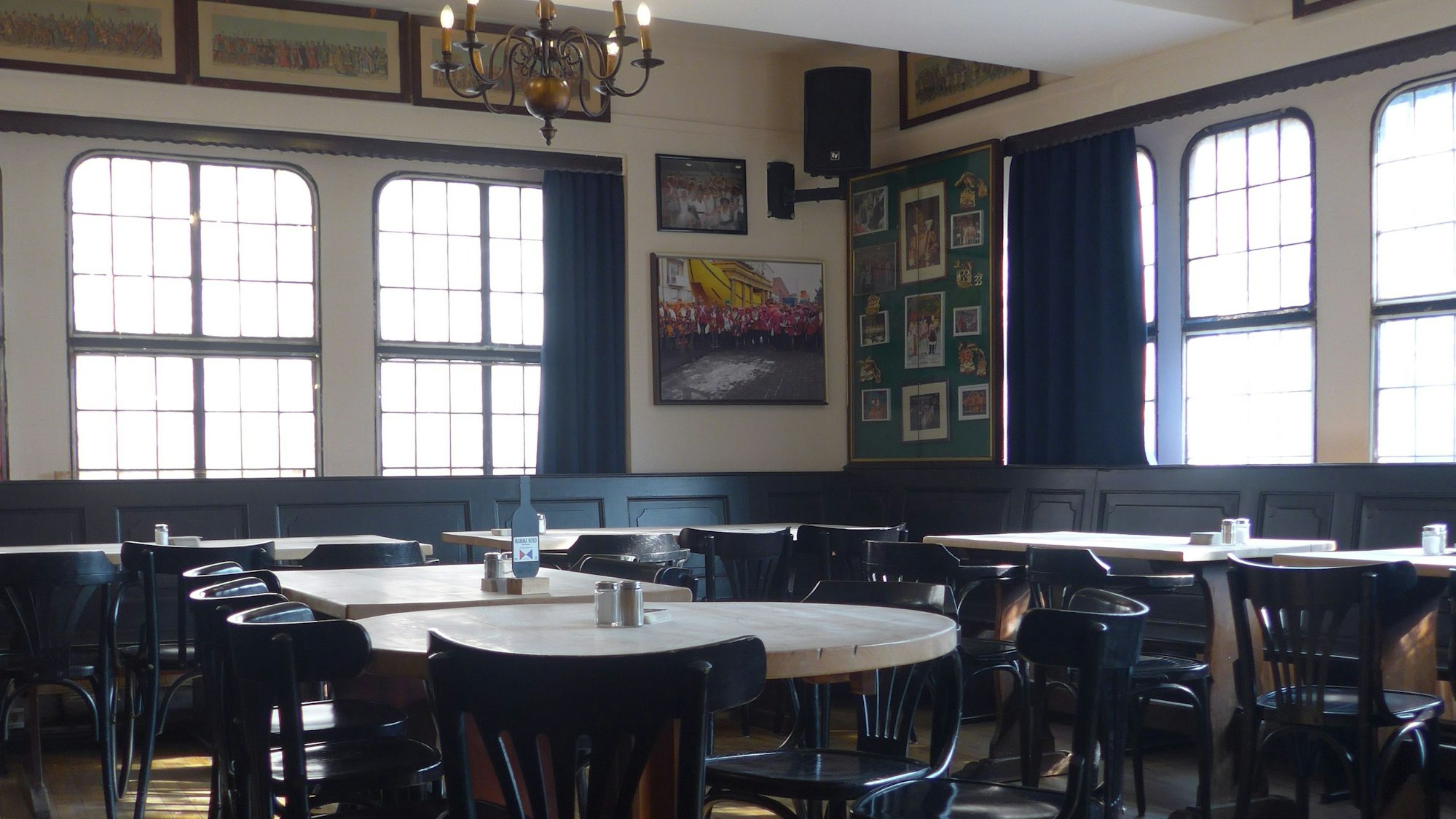 In der Kölner Cäcilienstraße befindet sich das urige Lokal.