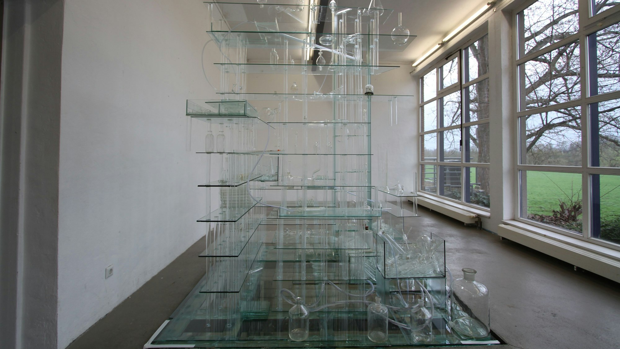 Ausstellung "Hierarchien" von Rolf Hinterecker im Siegburger Pumpwerk.