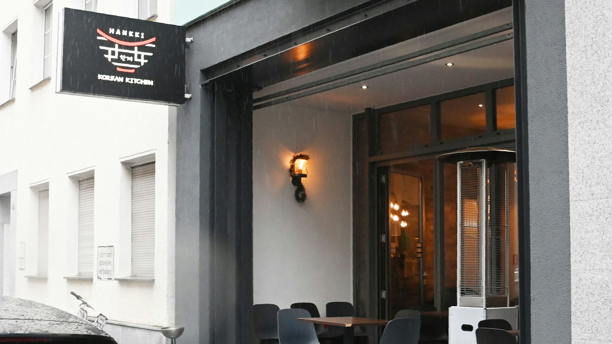 Das koreanische Restaurant Hankki in der Brabanter Straße von außen.