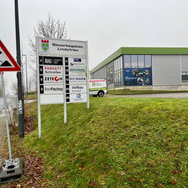 Blick ins Gewerbegebiet Linde / Irlen zwischen B 51 und A 1