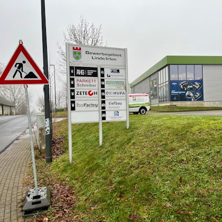 Blick ins Gewerbegebiet Linde / Irlen zwischen B 51 und A 1