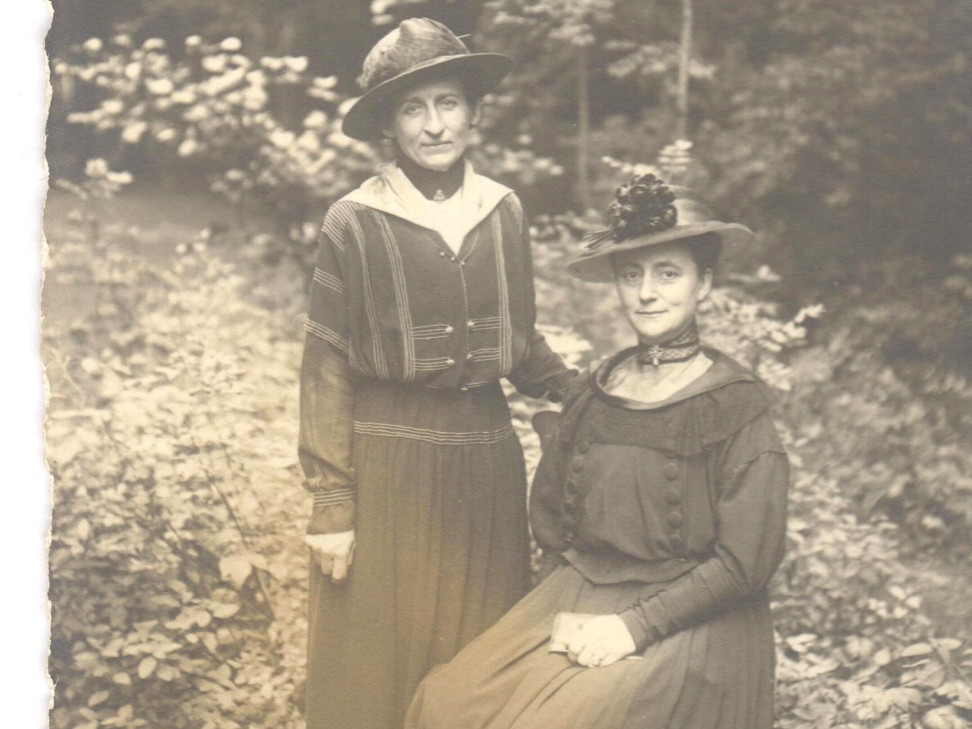 Alexe Altenkirch mit ihrer Freundin und wahrscheinlichen Lebensgefährtin, Olga Zanders.