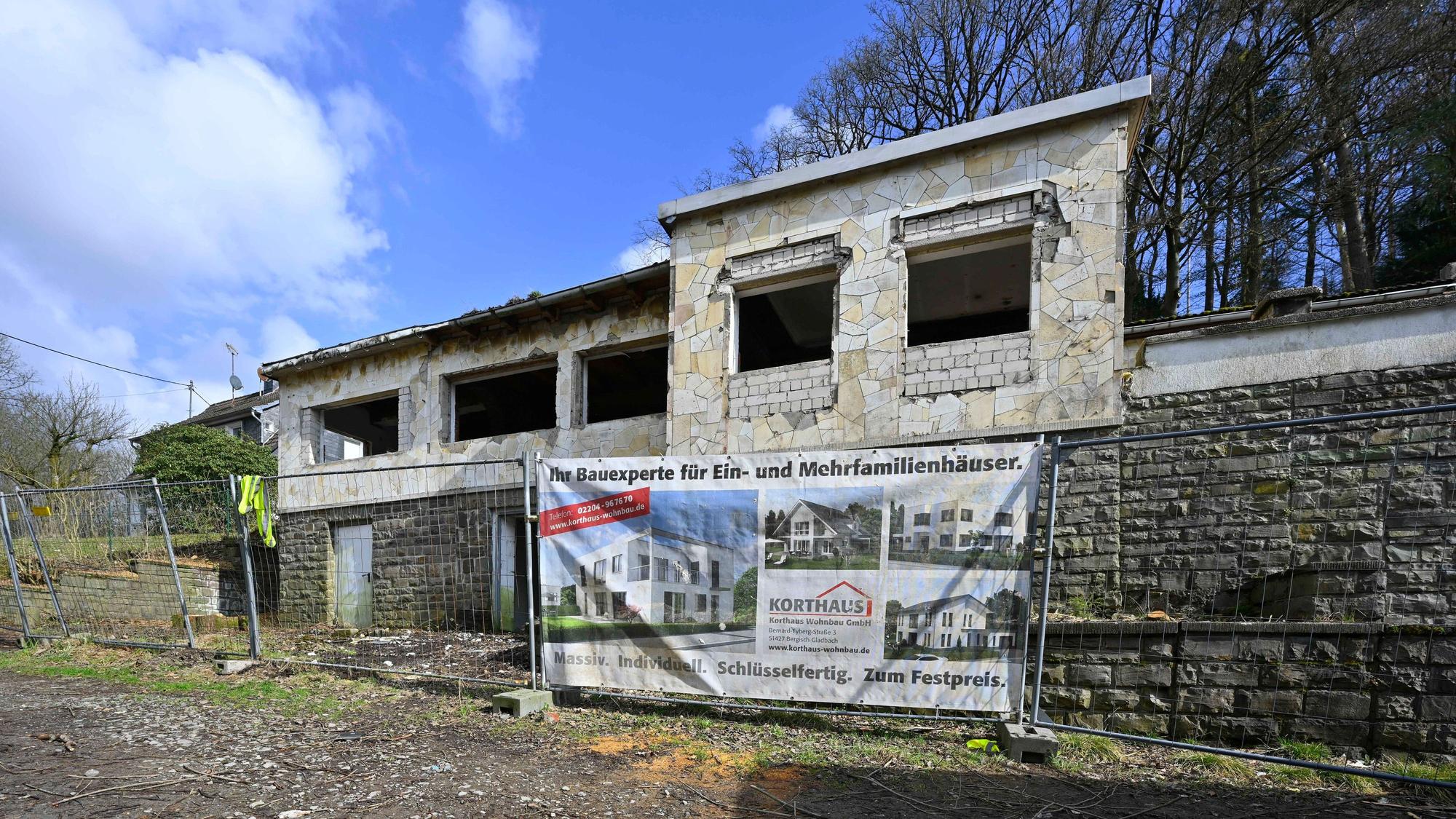 06.03.2024
Gummersbach Lantenbach
Baggersee-Terrassen mit Michael Korthaus