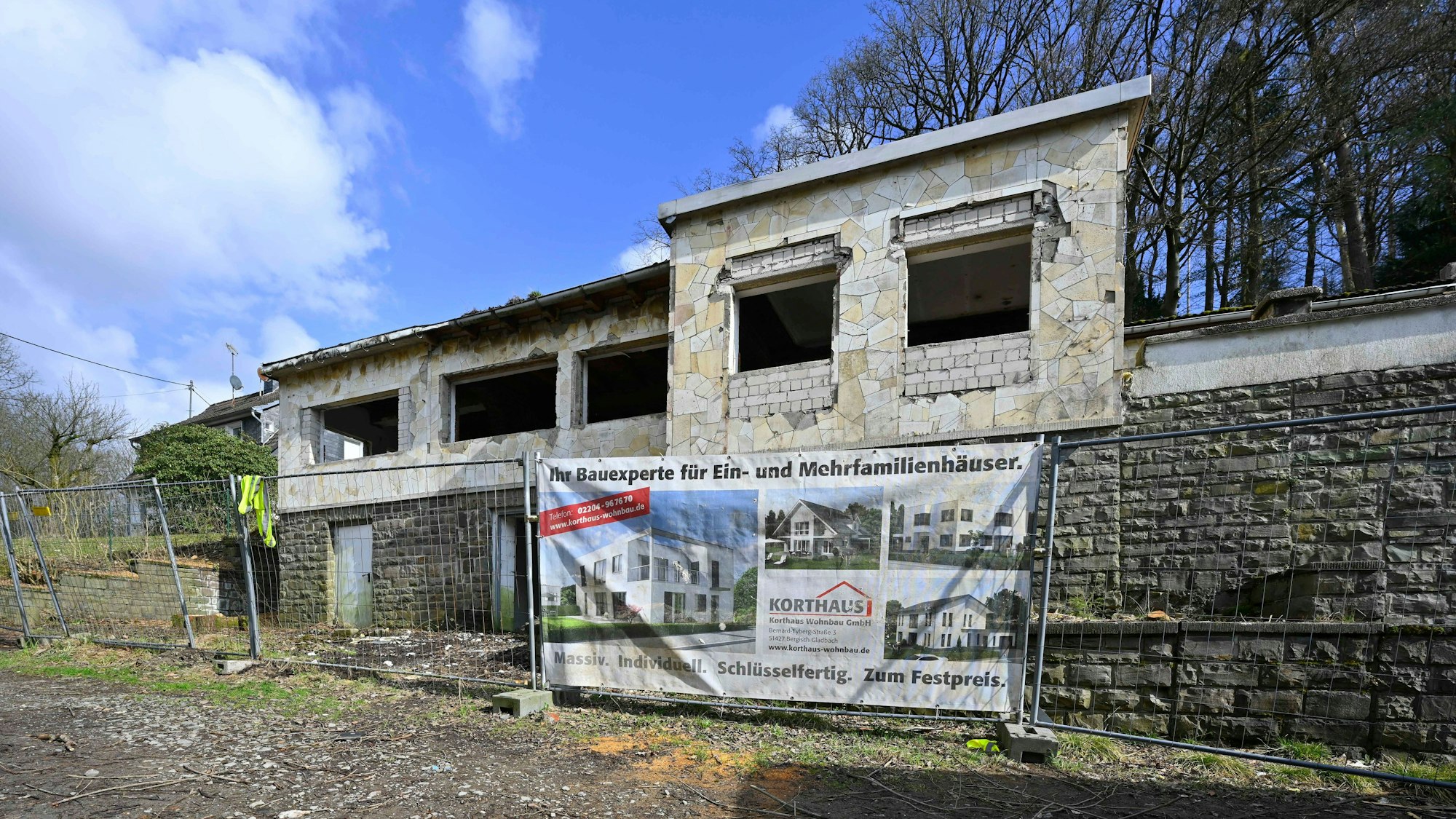 06.03.2024
Gummersbach Lantenbach
Baggersee-Terrassen mit Michael Korthaus