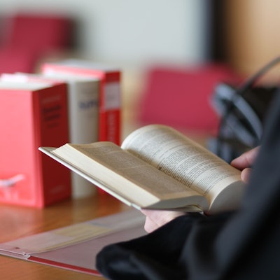 Amtsgericht Gericht Siegburg Akte Akten Symbolbild