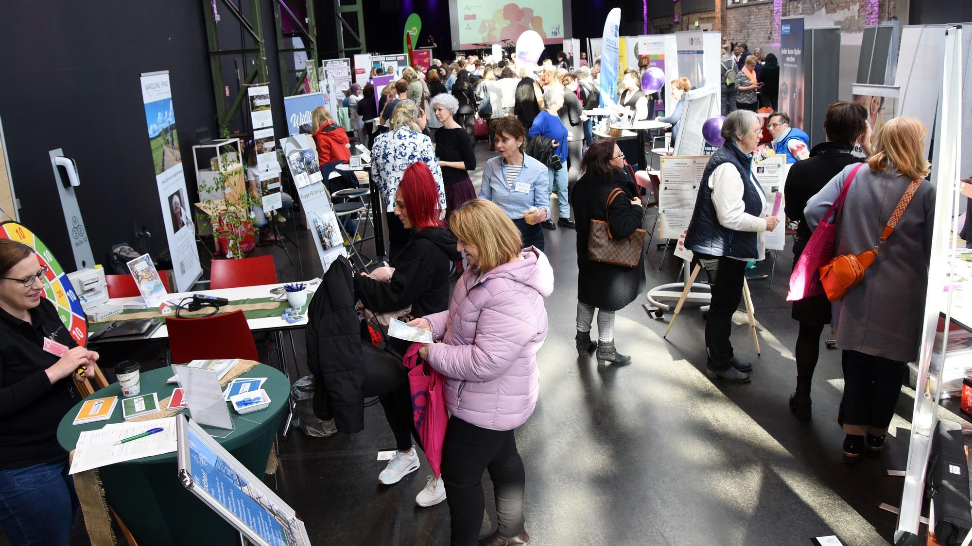 Ein Blick auf die 40 Stände in er Gummersbacher Halle 32.