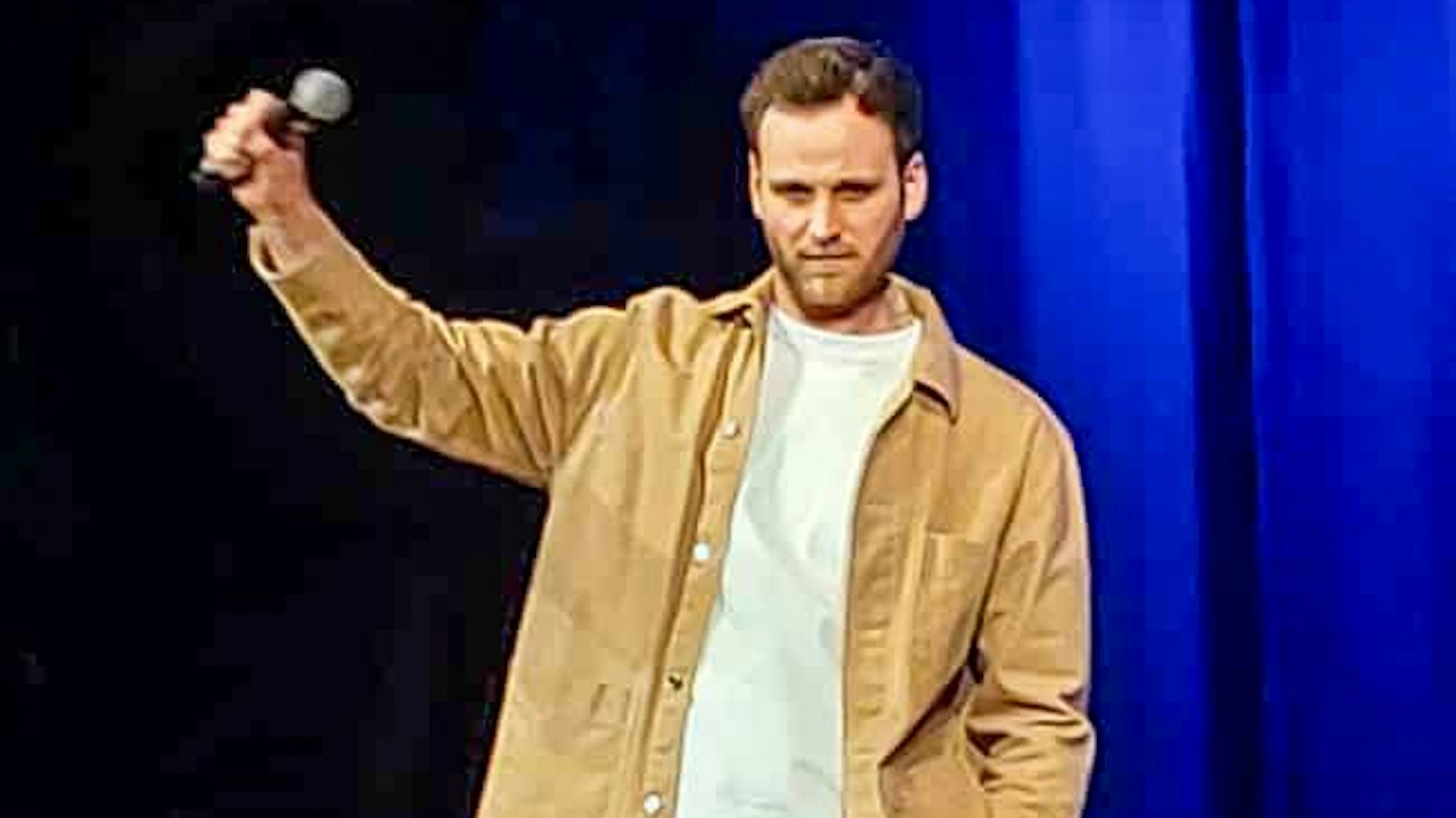 Leon Windscheid auf der Bühne.