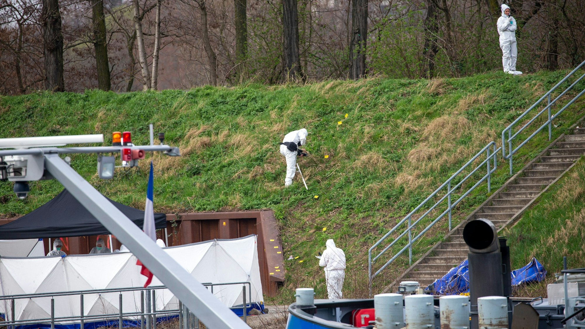 Ermittler suchen Spuren