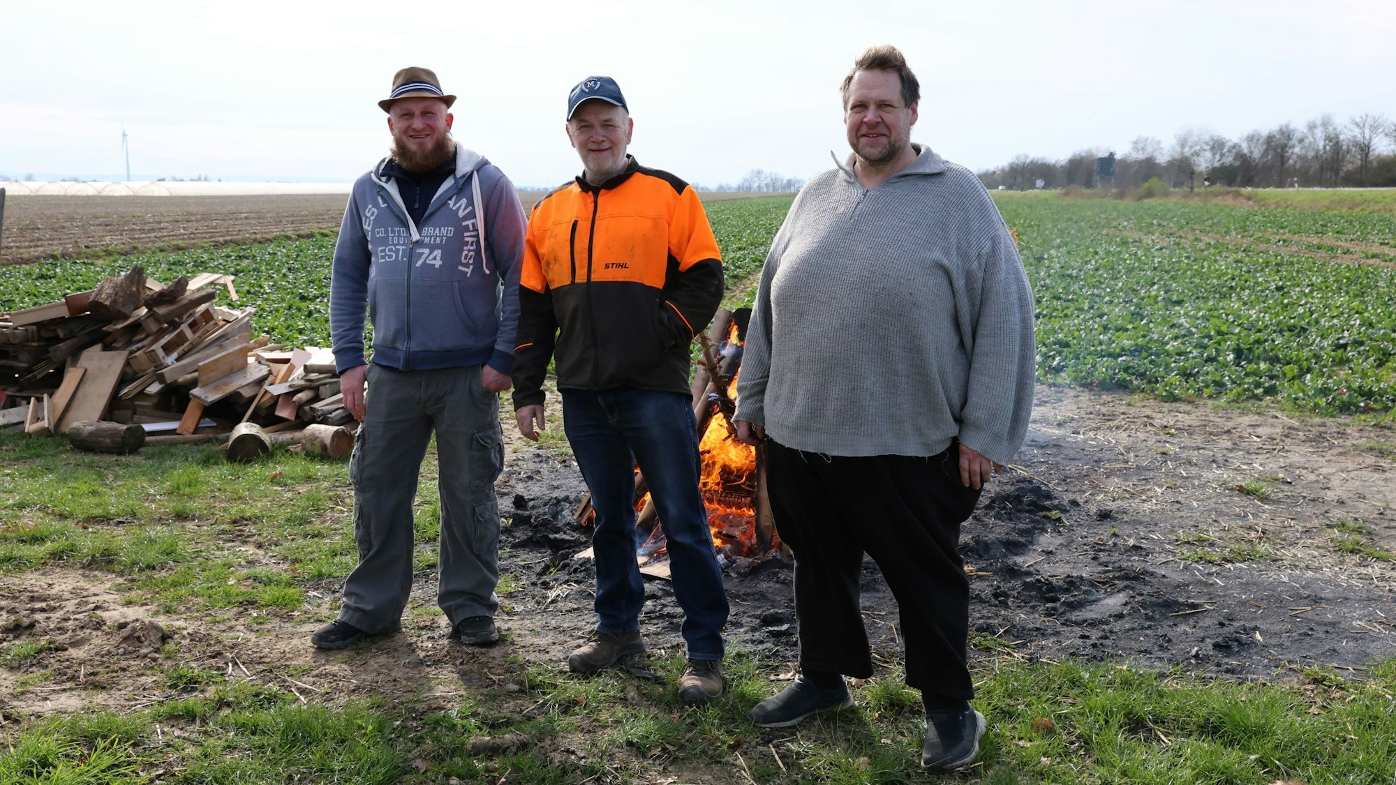 10.03.2024 Thorsten Schmitz (von links), Josef Schön und Ronny Netterscheid sind sich einig, dass sich in der Politik was ändern muss.