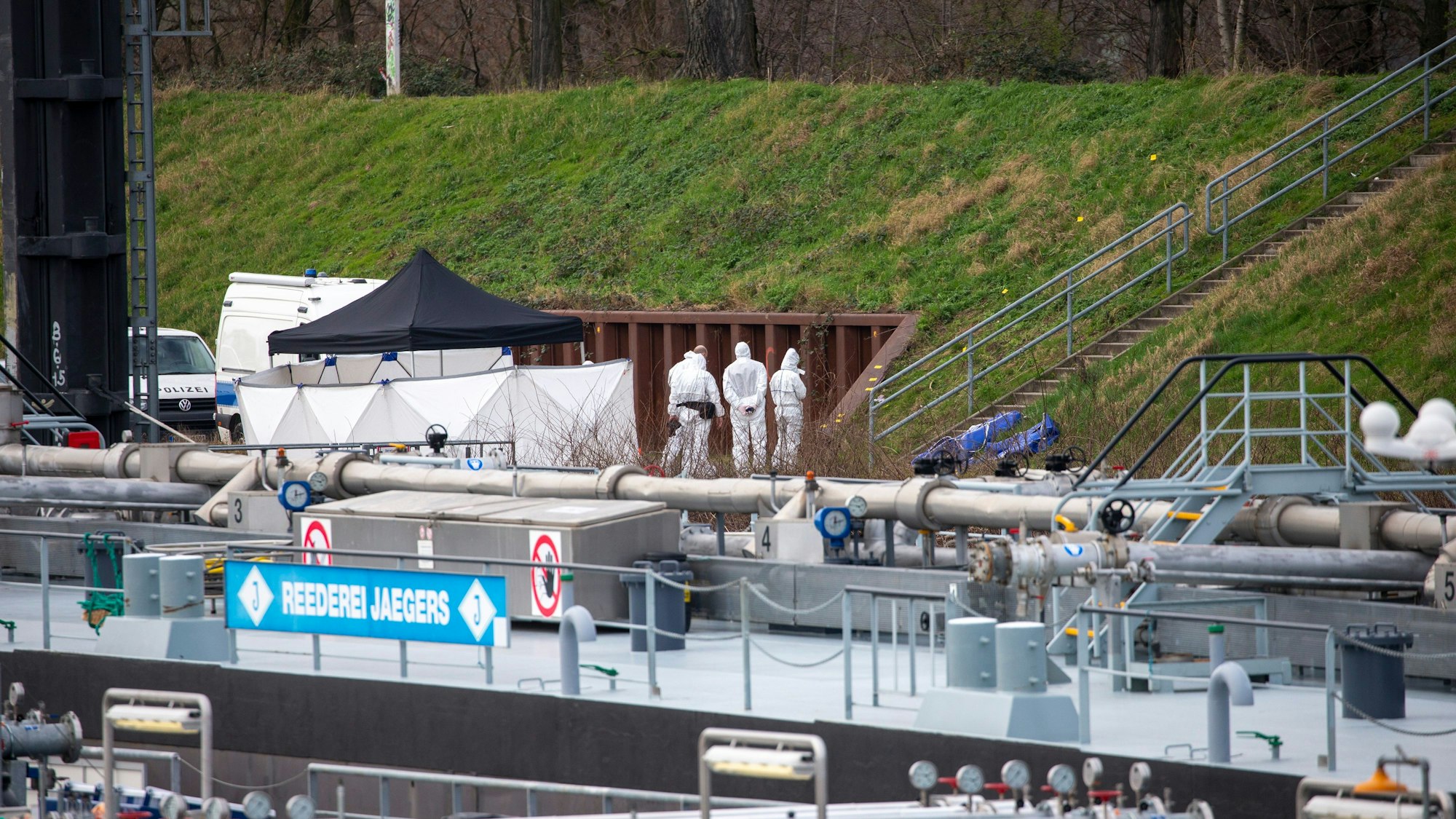Leichenfund im Hafen Mülheim