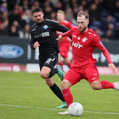 Bereitete einen Treffer vor: Adrian Stanilewicz von Fortuna (r.).