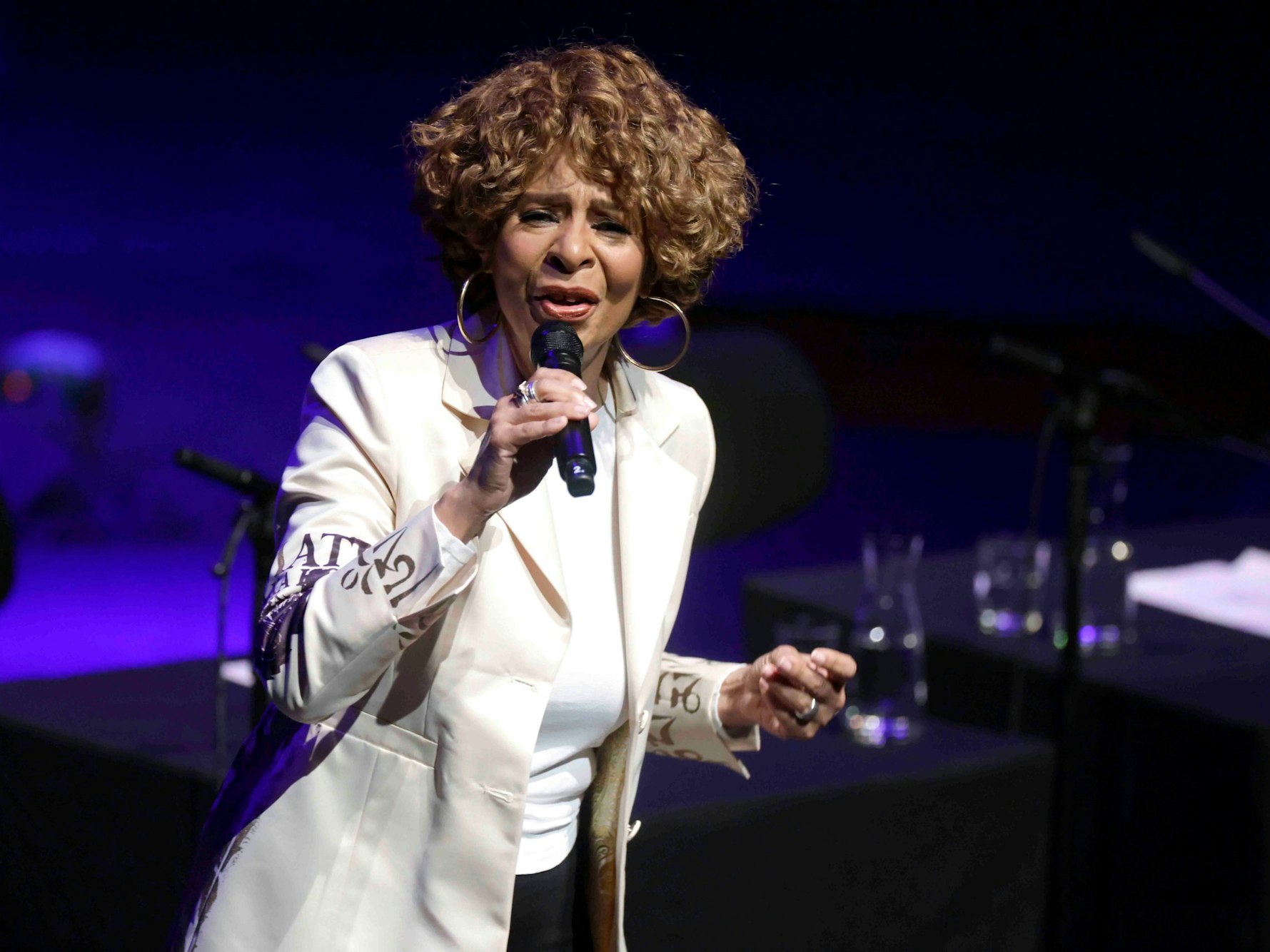 Die us-amerikanische Jazz-Sängerin Jocelyn B. Smith (* 22. August 1960 in Queens, New York City).