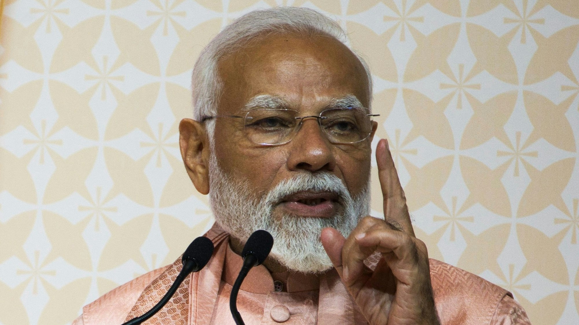 Vereinigte Arabische Emirate, Abu Mureikha: Narendra Modi, Premierminister von Indien, während einer Rede nachdem er zur Eröffnungszeremonie des ersten aus Stein gebauten Hindu-Tempels im Nahen Osten gekommen ist.