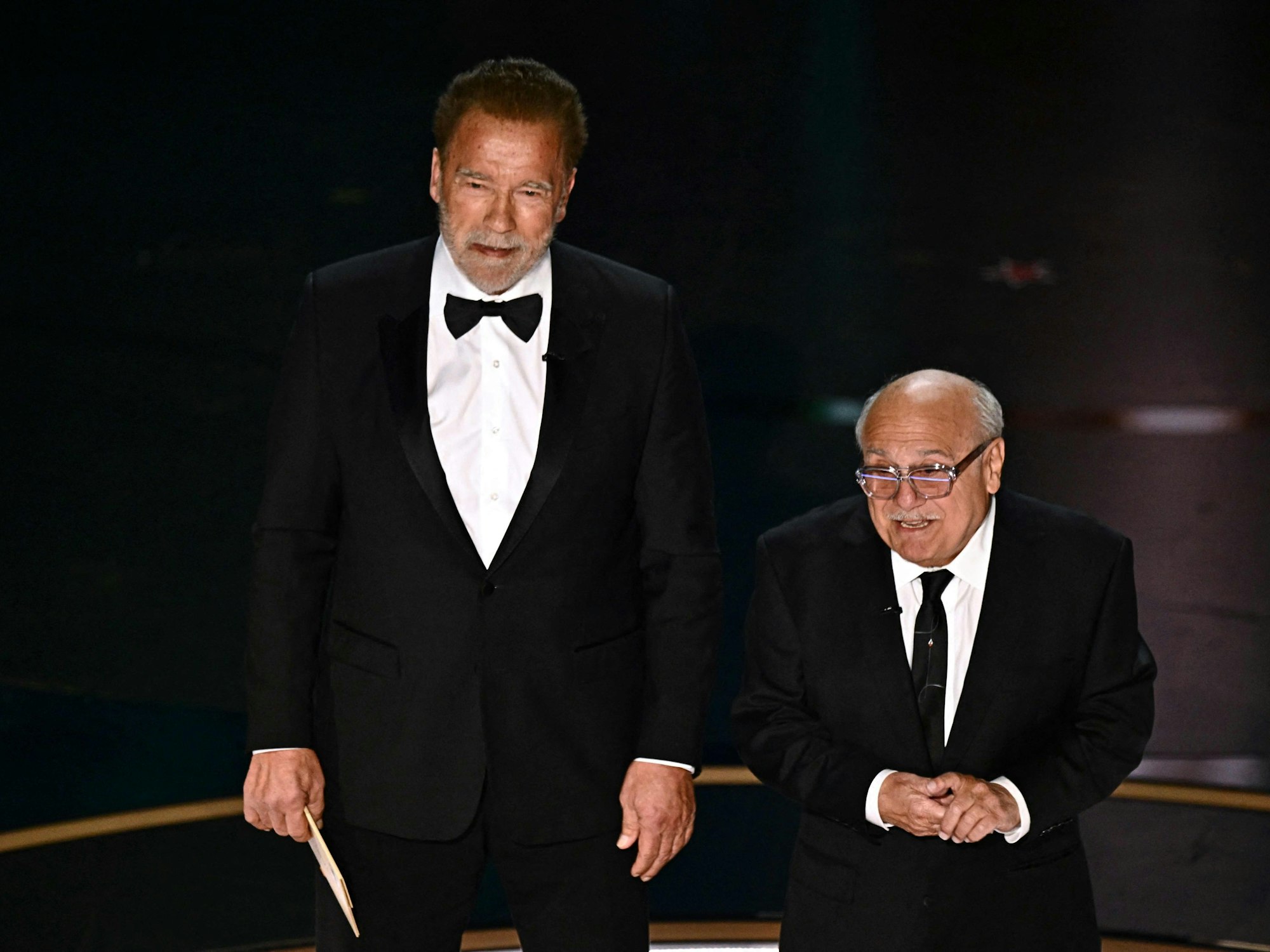 Hollywood-Stars Arnold Schwarzenegger (76) und Danny DeVito.