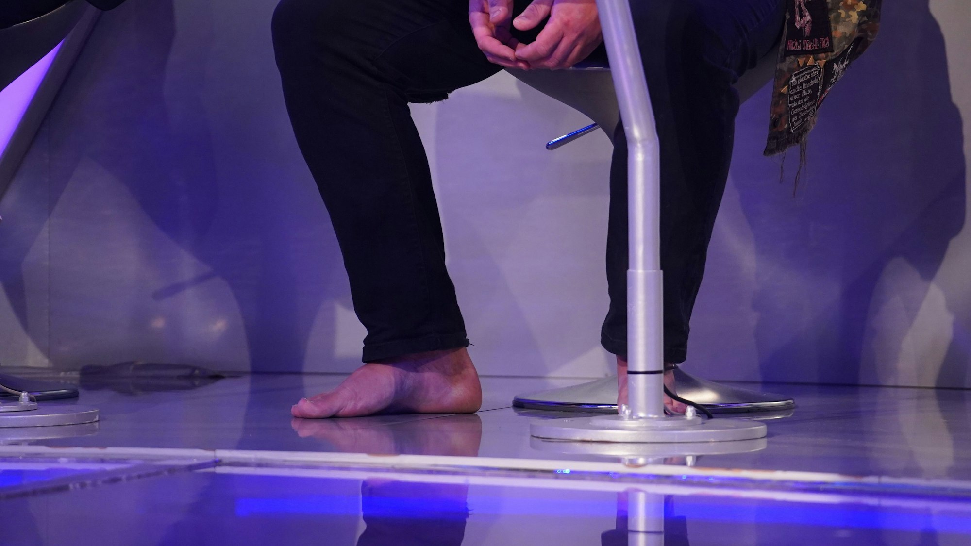 „WWM“-Kandidat Martin Ott betrat das Studio von „Wer Wird Milionär?“ ohne festes Schuhwerk.