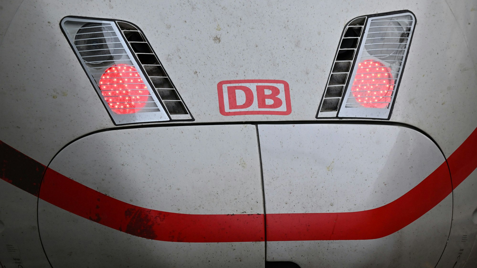 Ein ICE steht während des GDL-Streiks im Erfurter Hauptbahnhof.