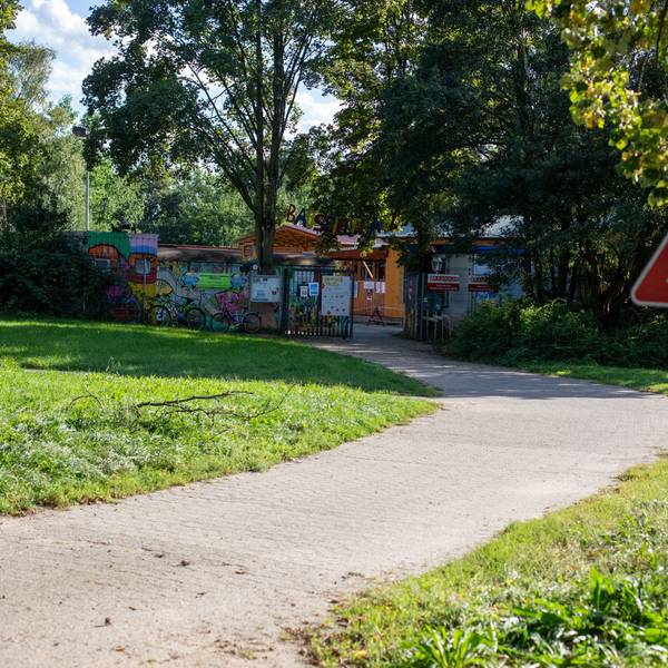 Der Weg zum Bauspielplatz Senkelsgraben soll künftig Jürgen-Schumann-Weg heißen.