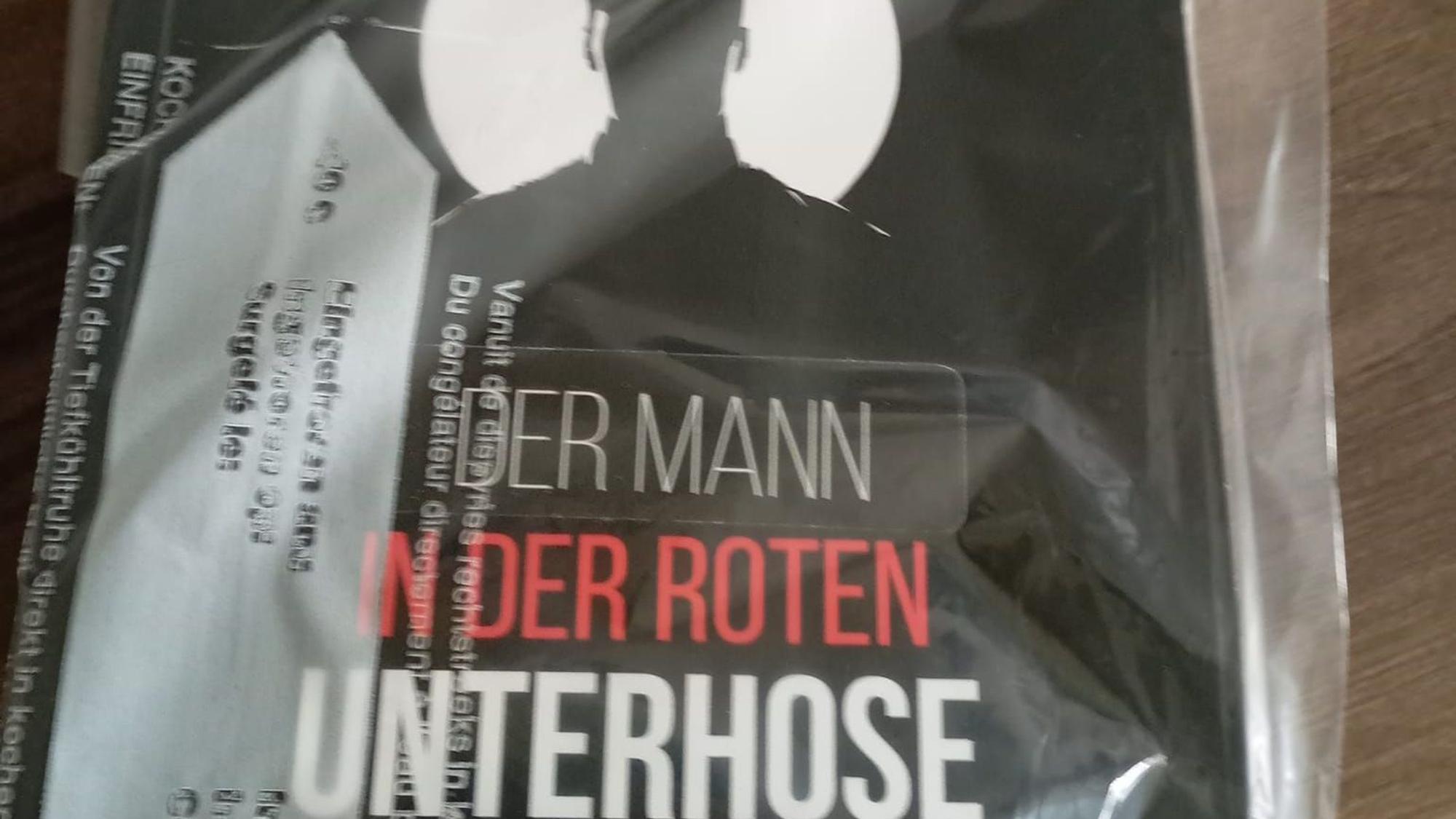 Der Mann in der roten Unterhose, in einer Tüte gesichert in Niederbachem