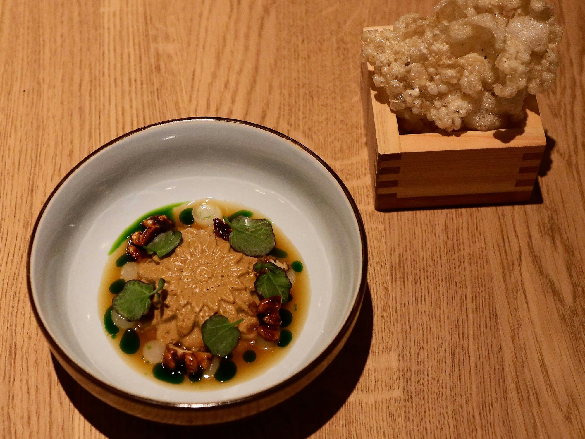 Ein hübsches Tellergericht im Restaurant Shima