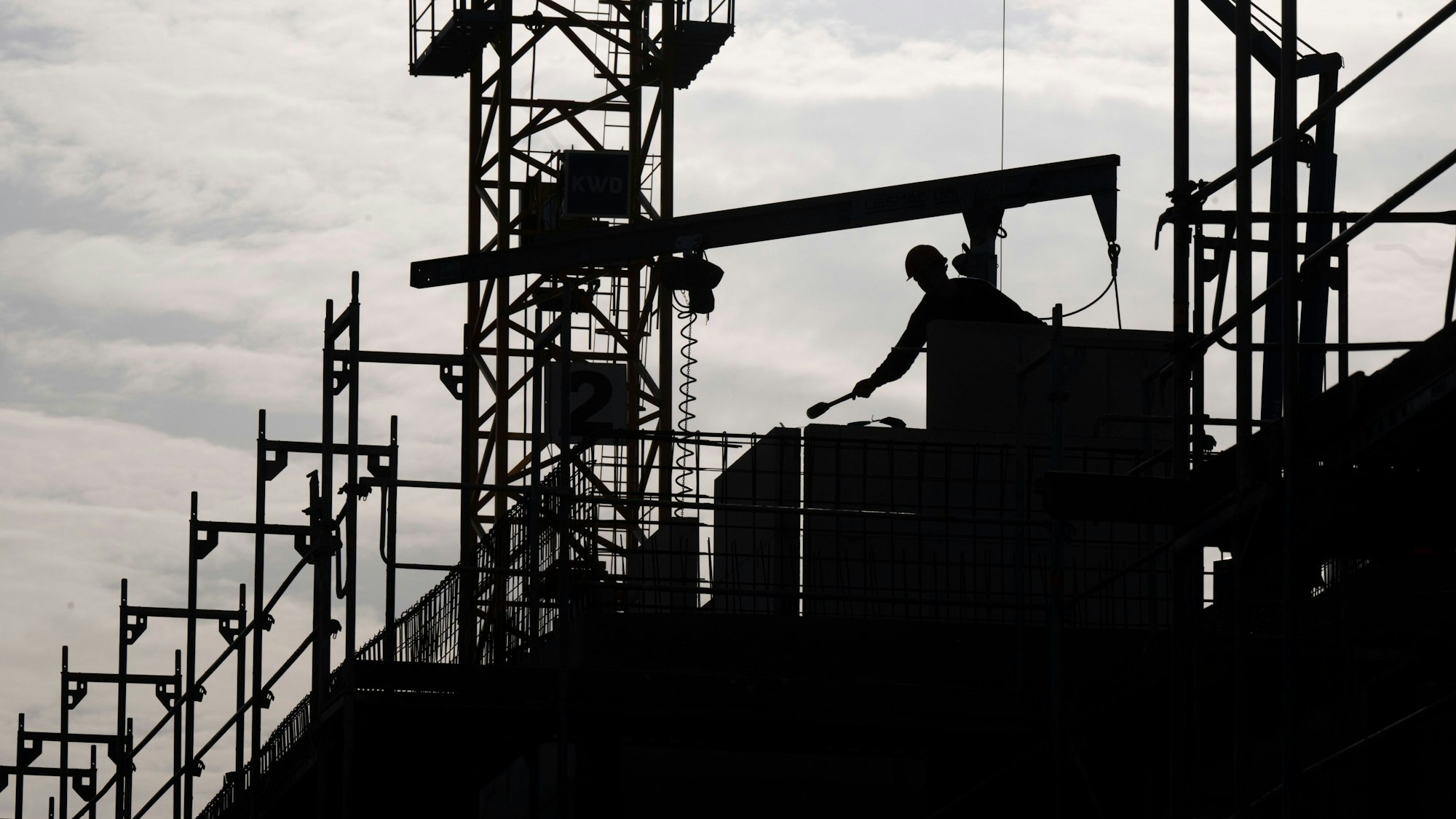 Der Neubau stockt: 2023 wurden bundesweit deutlich weniger Ein- und Zweifamilienhäuser genehmigt als im Vorjahr.