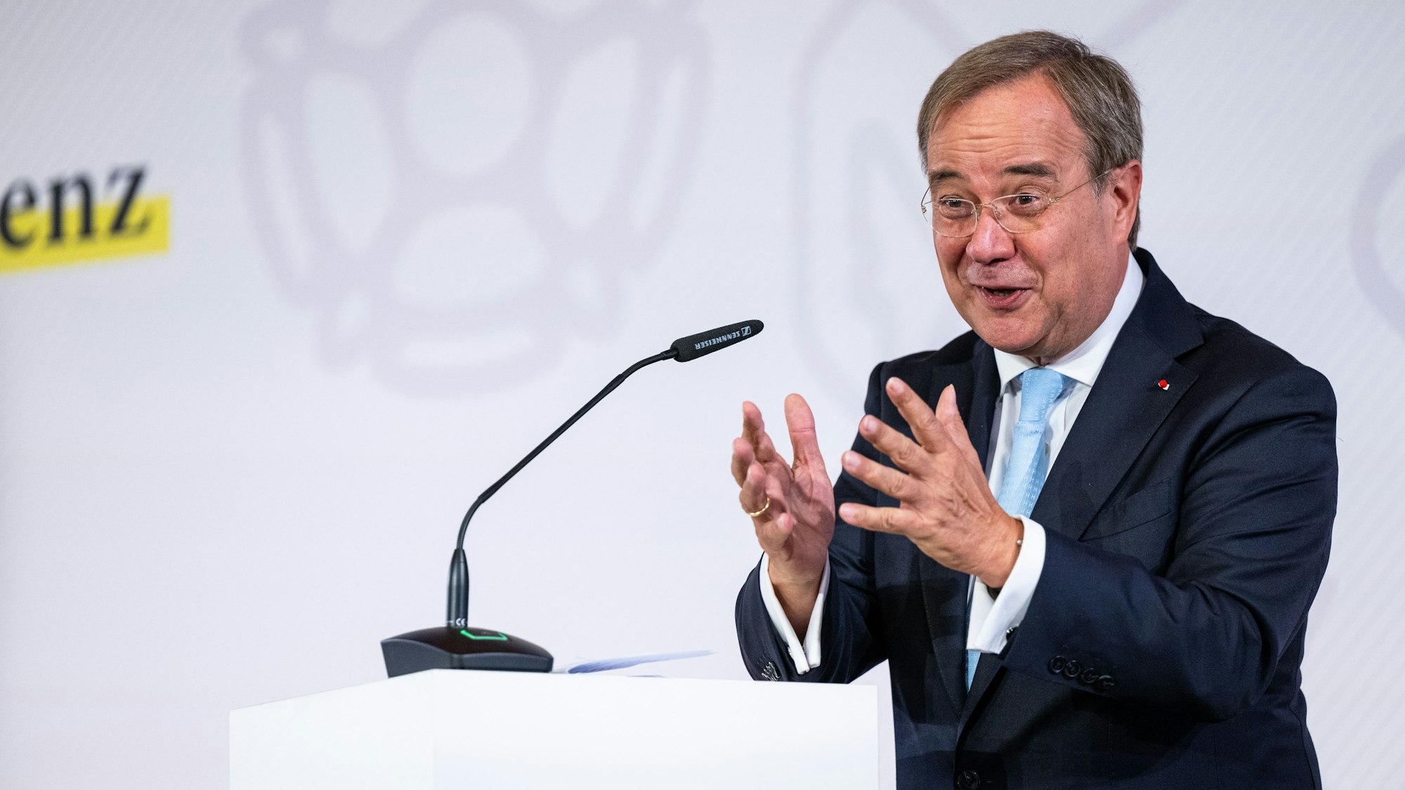 Armin Laschet (CDU), Mitglied im Bundestag, sprach auf der Friedenskonferenz zum Jubiläum 375 Jahre Westfälischer Frieden im Historischen Rathaus in Münster. Themen sind die Sicherheitslage in Europa, der Ukraine-Krieg, der Nahe Osten und die «Wirtschaft zwischen den Blöcken».