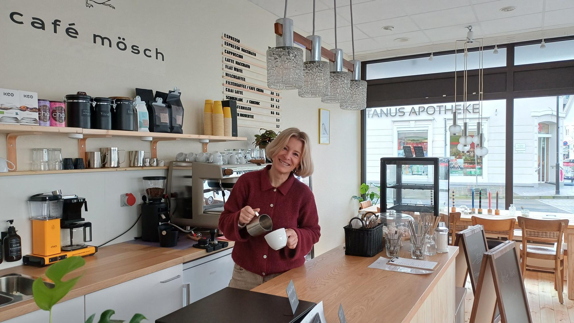 Alexandra Zahlen eröffnet in Burscheid das Café Mösch, ihr erstes eigenes Café.