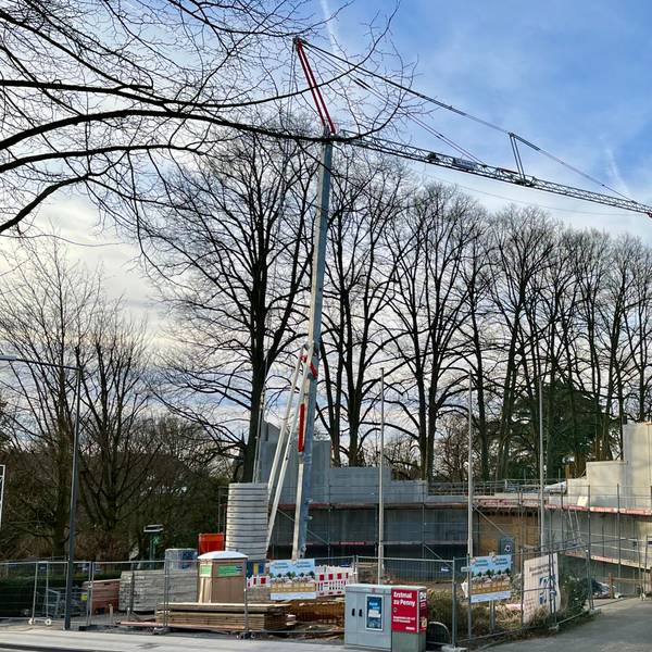 Blick auf die Baustelle des alten Hauses der Kunst am 14. März 2024