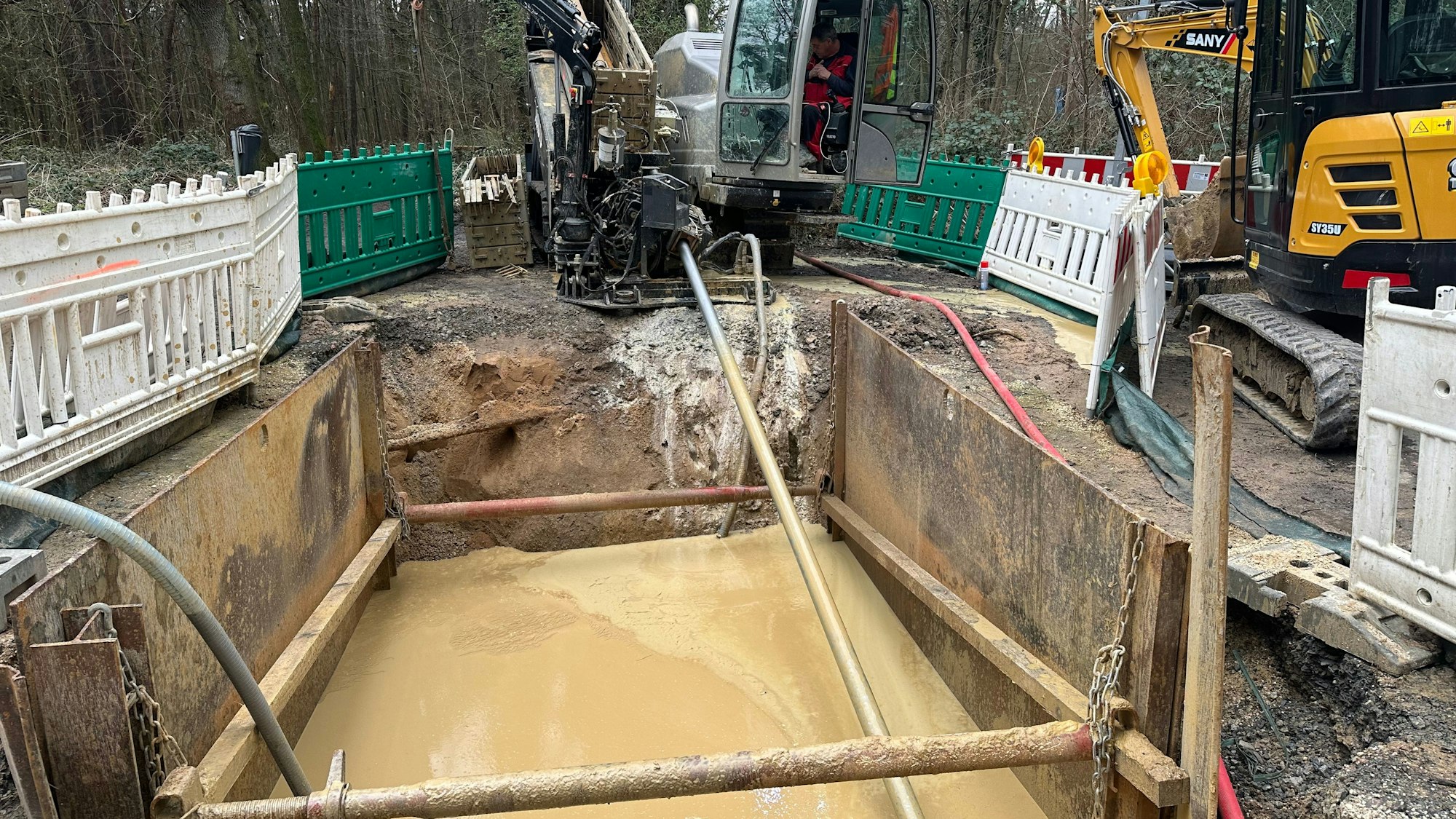 Tiefbauarbeiten in der Wahner Heide im Spicher Wald.