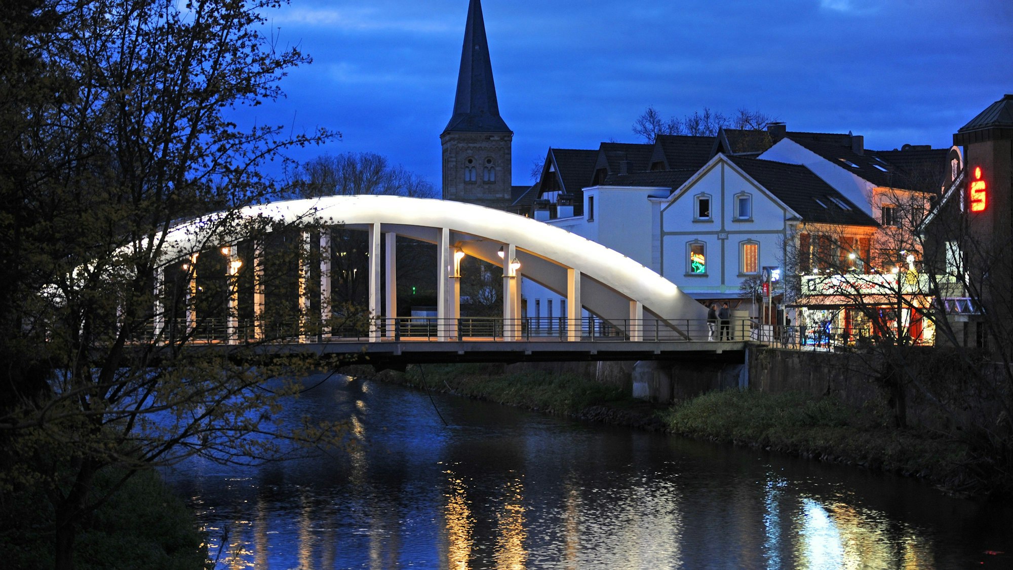 Ein sichtbares Zeichen der Freundschaft ist die Marly-le-Roi-Brücke über die Wupper.