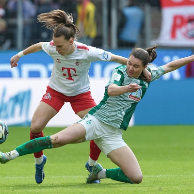 Kölns Dora Zeller (l.) trifft im Derby auf ihre Leverkusener Ex-Kolleginnen.