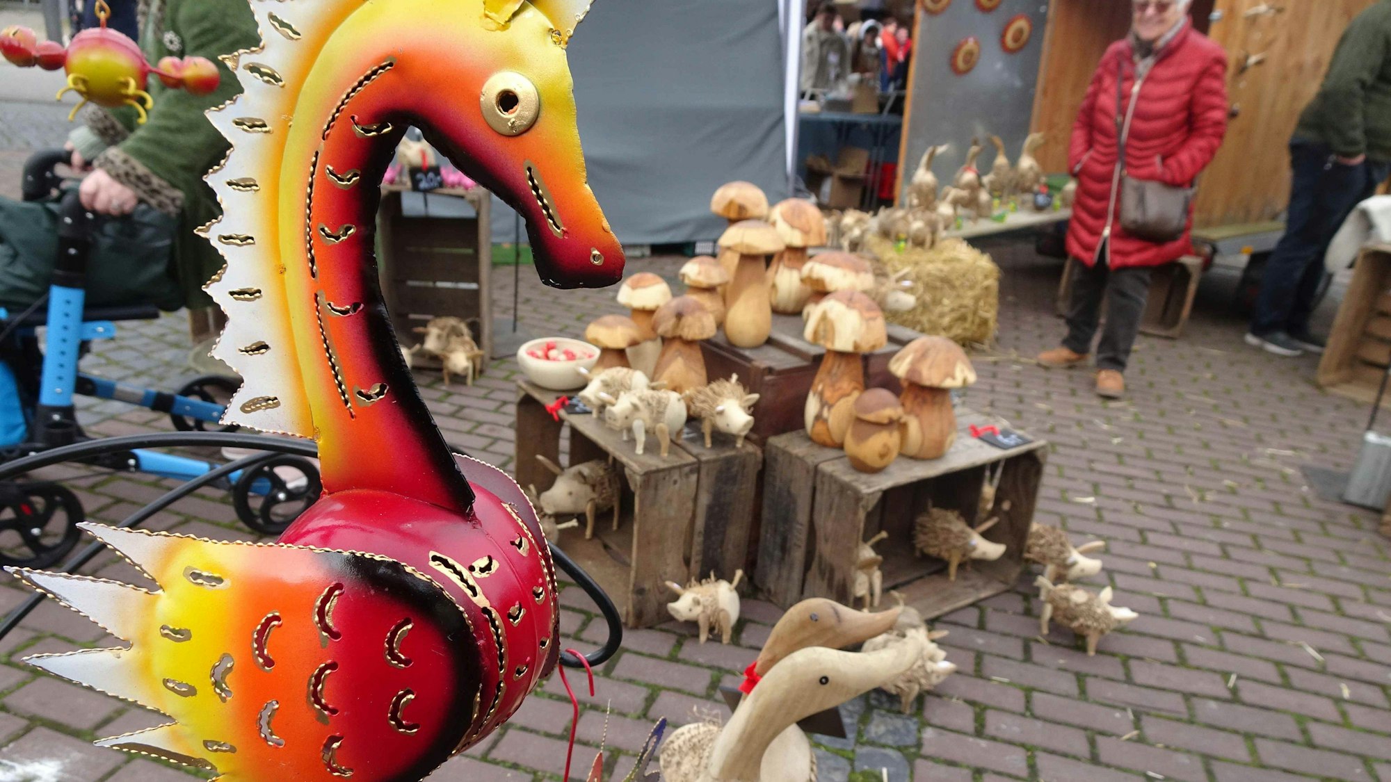 Jan Wicke stellte Unikate für Haus und Garten aus seiner Bonner Drechselwerkstatt aus.