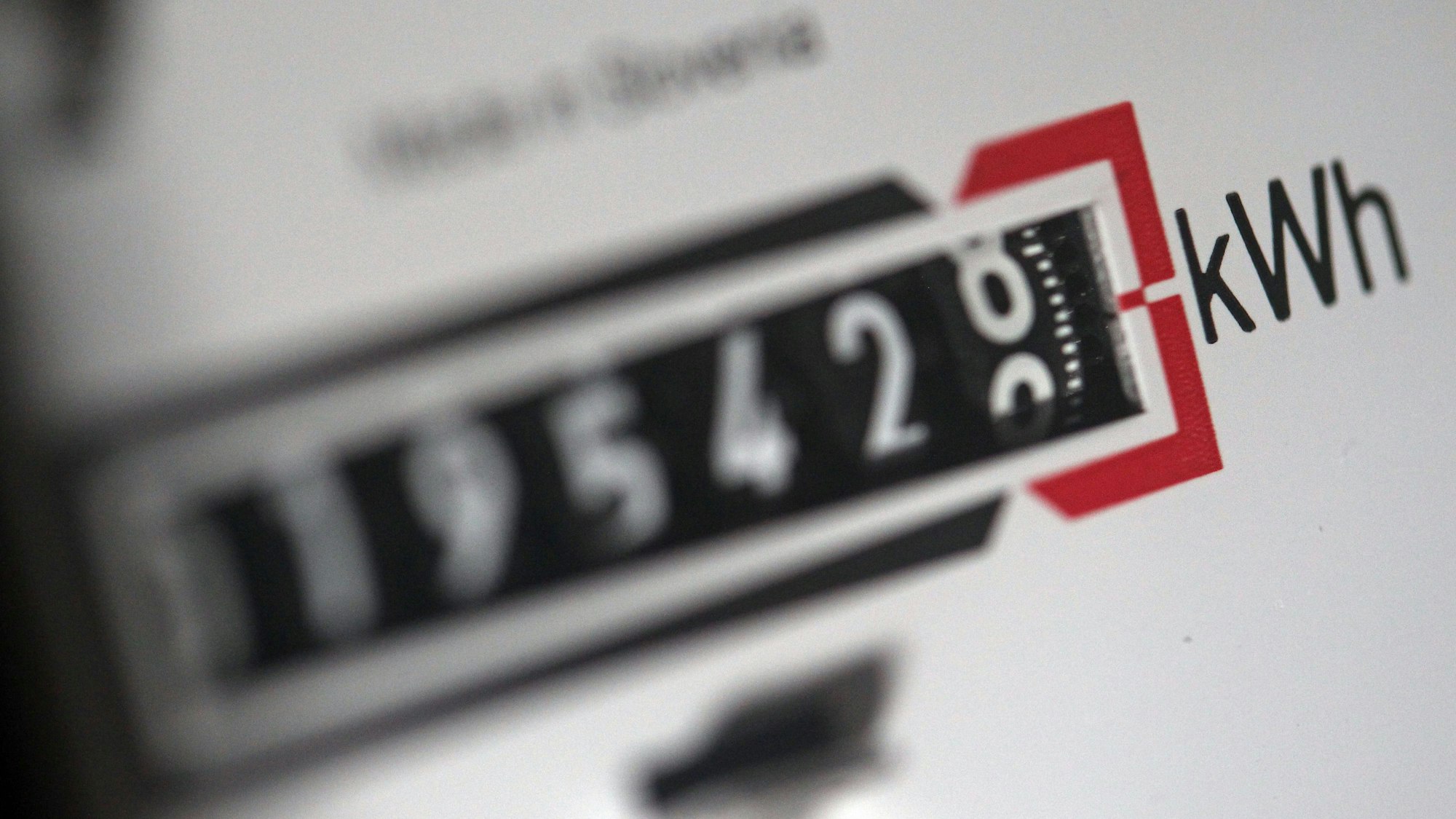 Nahaufnahme der Ziffern eines Stromzählers.