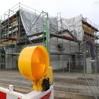 Über vier Millionen Euro kostet der laufende Ausbau der Grundschule in Rösrath-Hoffnungsthal. Daher wollen SPD und Fors-Park einen Abriss und Neubau vermeiden.