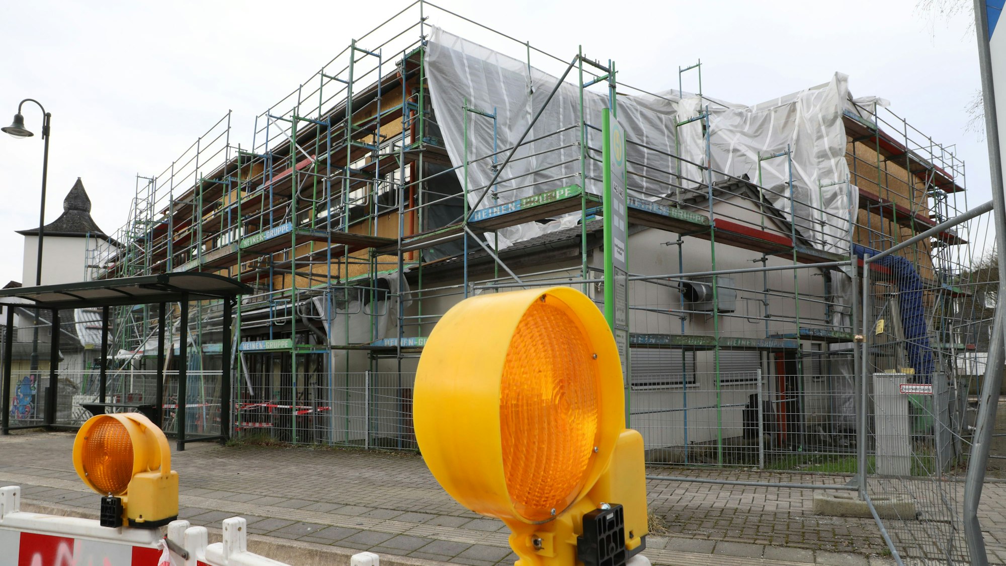 Über den Standort der Hoffnungsthaler Grundschule, die jetzt in der Ortsmitte angesiedelt ist, wird weiter heftig diskutiert. Die Schulleiterin fordert, die Schule dabei einzubeziehen.
