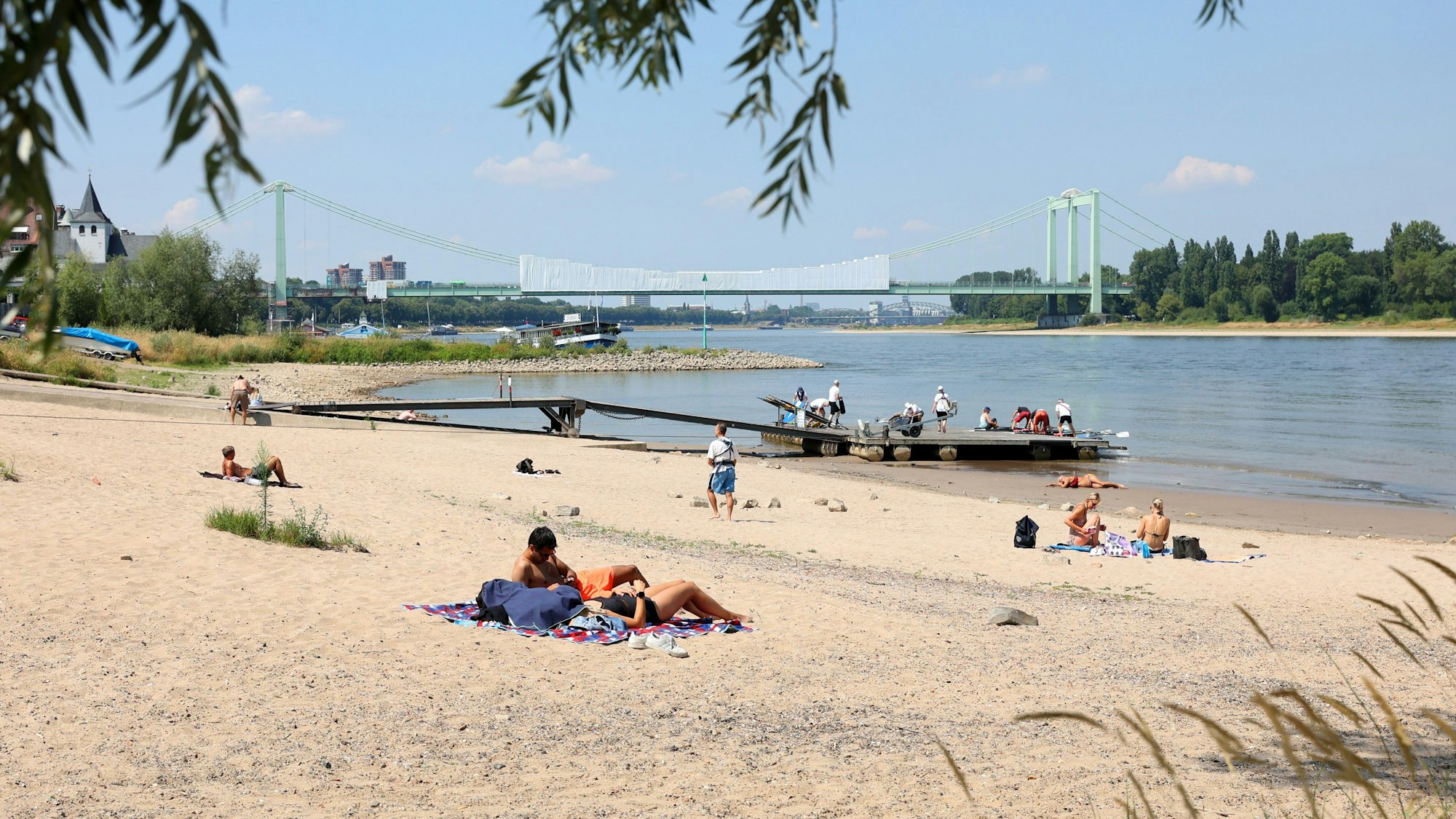 23.07.2022
Köln:
Reportage am Rhein:
 Rodenkirchener Riviera
Foto:Martina Goyert