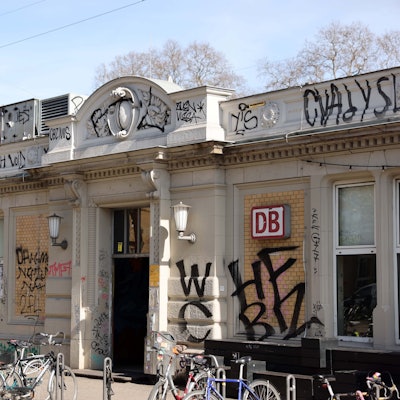 Wenig einladend ist der Bahnhof Köln West, einer von sieben Stationen in Köln mit nicht mehr akzeptabeln Mängeln.