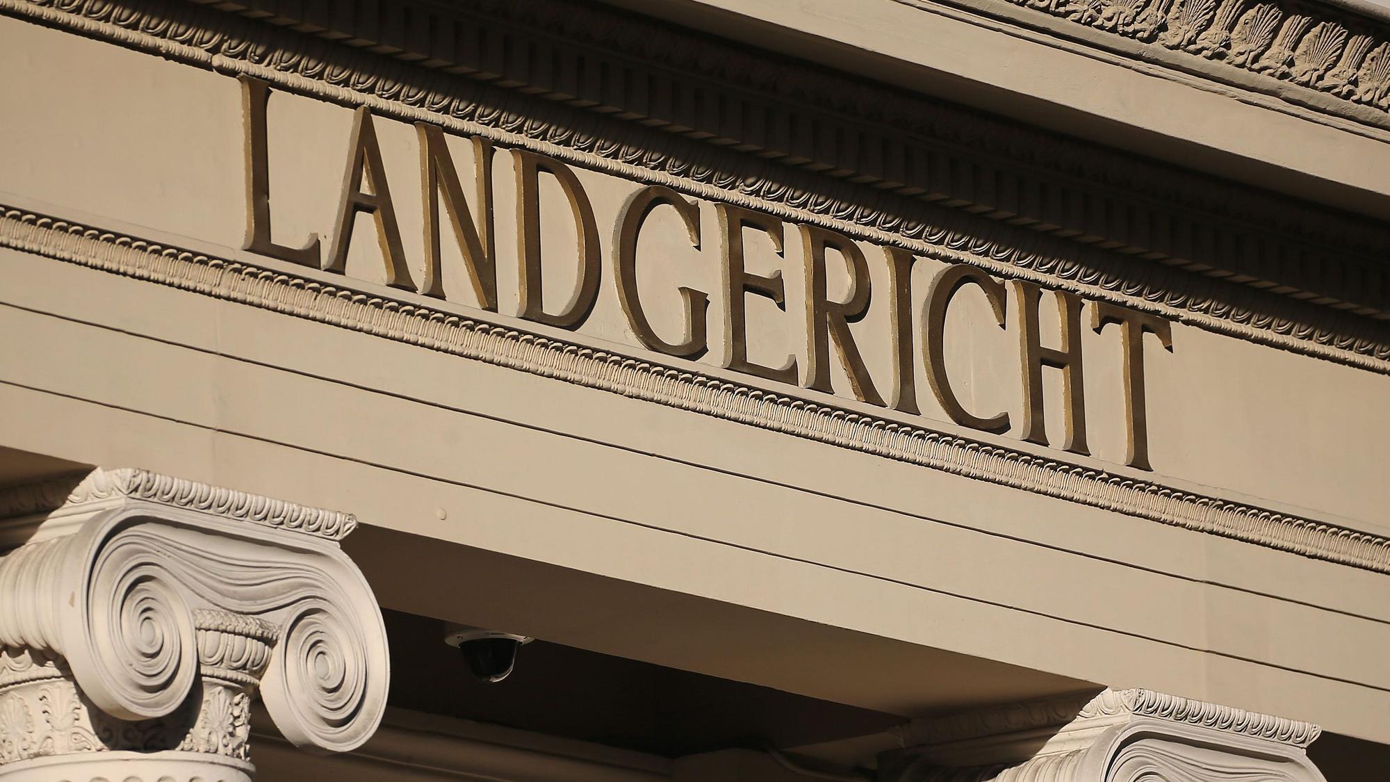 Das Eingangsportal des Bonner Landgerichts