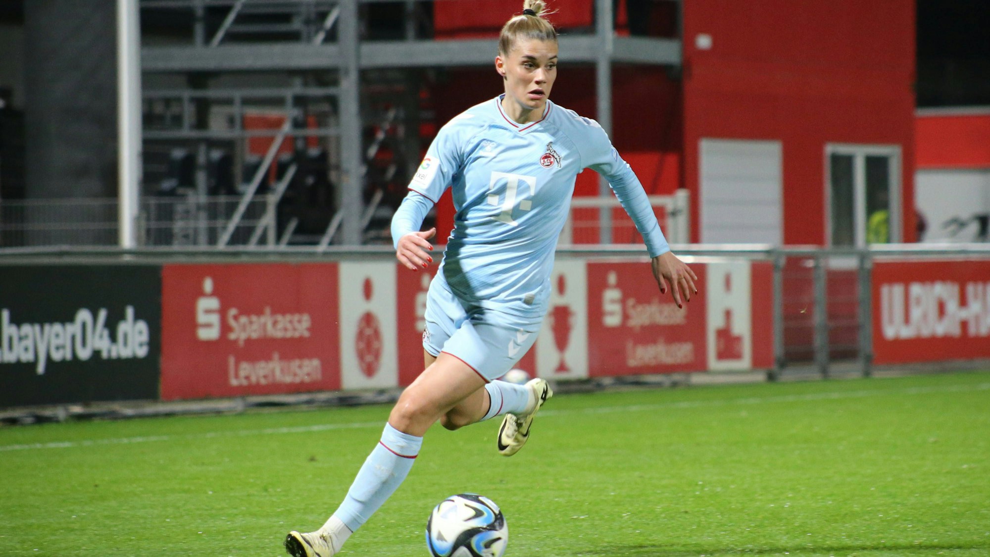 18.03.2024, xgrfx, Fussball 1.Bundesliga Damen, Bayer Leverkusen - 1.FC Köln emspor, v.l. Selina Cerci 1.FC Köln DFL/DFB REGULATIONS PROHIBIT ANY USE OF PHOTOGRAPHS as IMAGE SEQUENCES and/or QUASI-VIDEO Leverkusen *** 18 03 2024, xgrfx, Soccer 1 Bundesliga Women, Bayer Leverkusen 1 FC Köln emspor, v l Selina Cerci 1 FC Köln DFL DFB REGULATIONS PROHIBIT ANY USE OF PHOTOGRAPHS as IMAGE SEQUENCES and or QUASI VIDEO Leverkusen