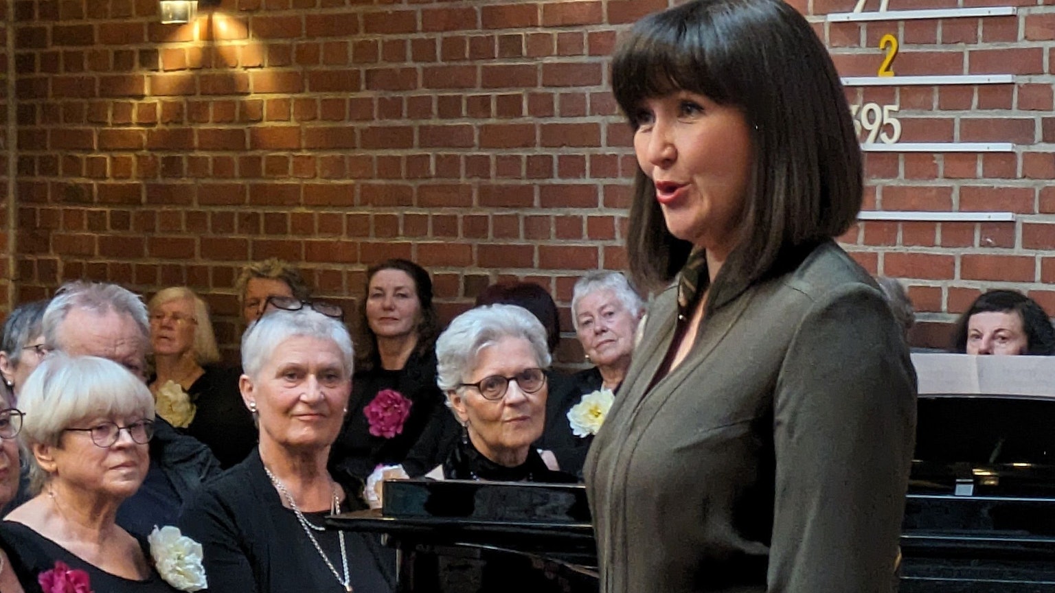 Sopranistin Yuriko Bernhöft beim Jubiläumskonzert des Frauenchors Rheinbach.