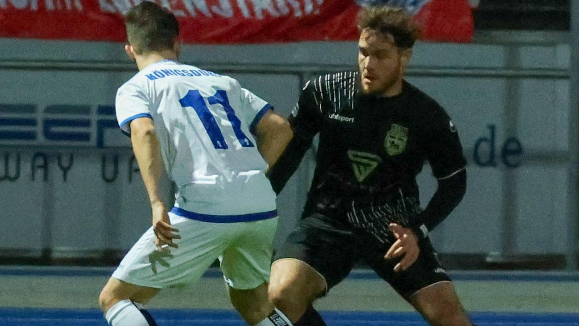 Der dribbelstarke Hendrik Strobl (r.) und der Bonner SC stehen zu Recht im Finale des Verbandspokals.