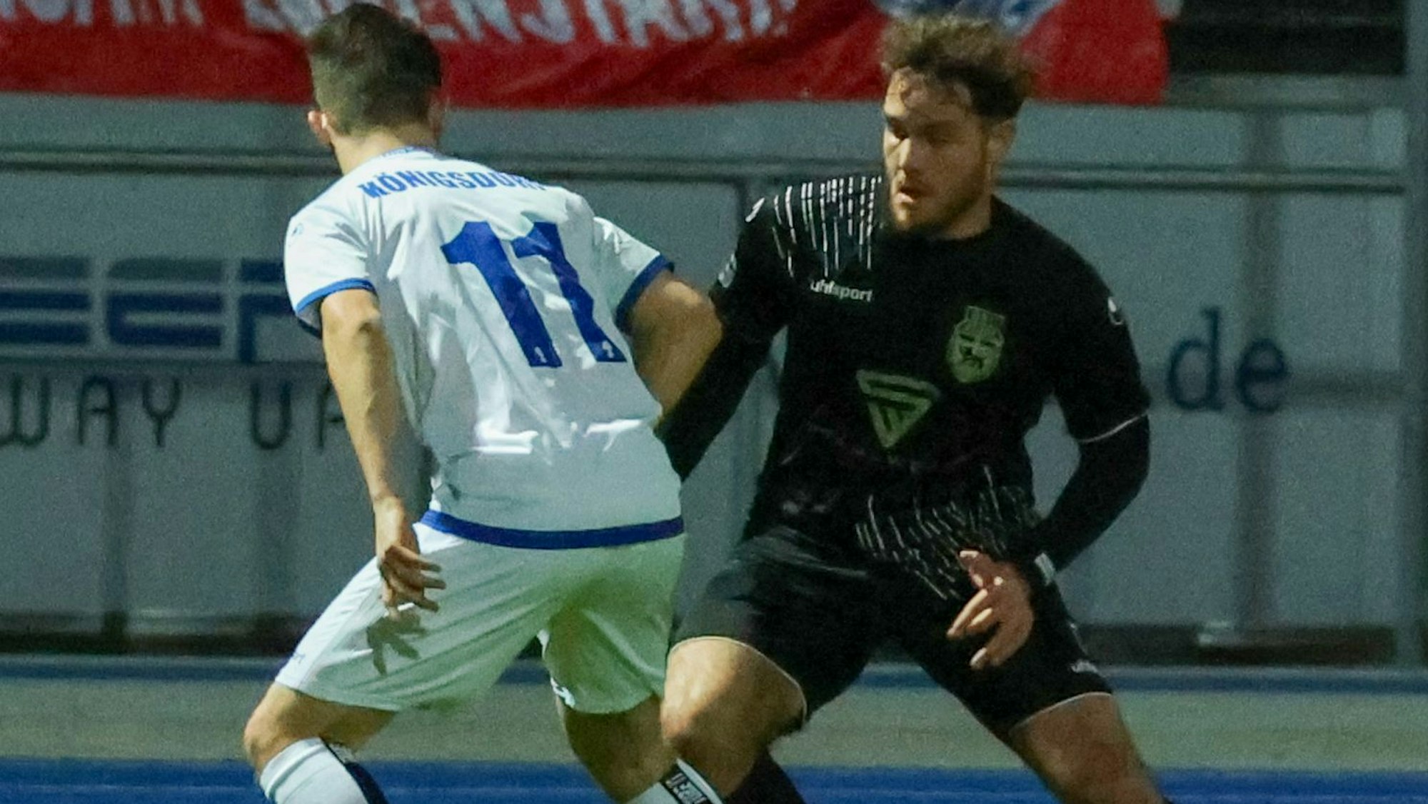 Der dribbelstarke Hendrik Strobl (r.) und der Bonner SC stehen zu Recht im Finale des Verbandspokals.