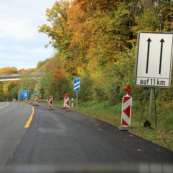 Eine Baustelle auf der A4 in Rhein-Berg.