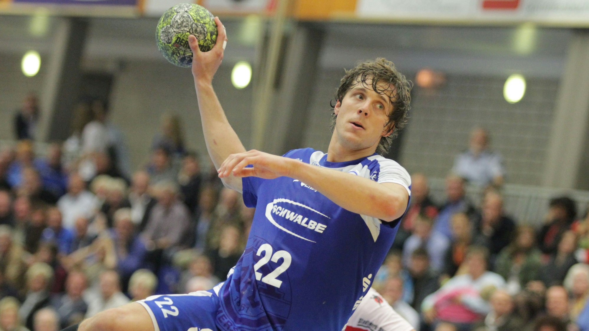 Ein Foto aus dem Jahre 2011 zeigt den 20-jährigen Kentin Mahé beim Wurf.