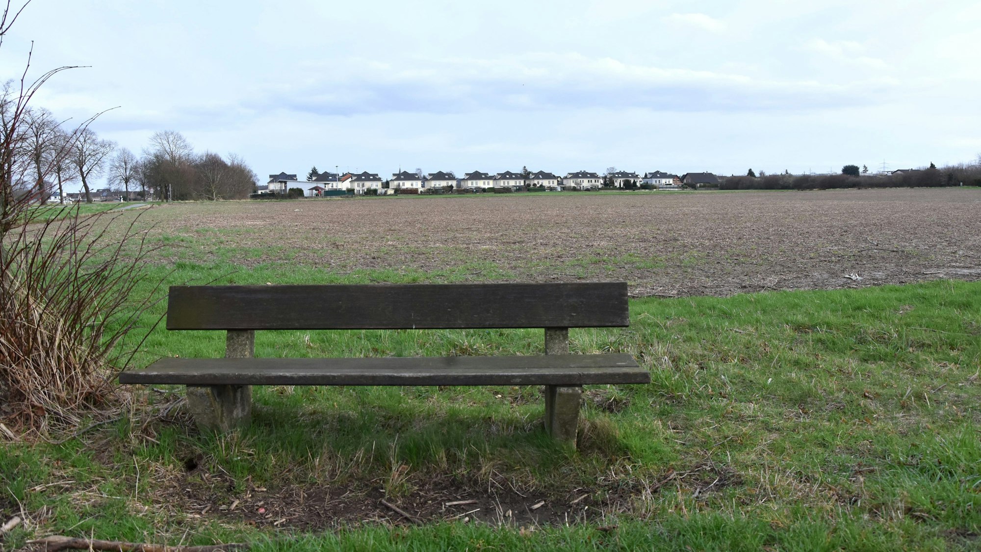 Die Haltestelle mit Bank an der Widdendorfer Straße ist Teil unserer Buchstabensuche (Bild 5).