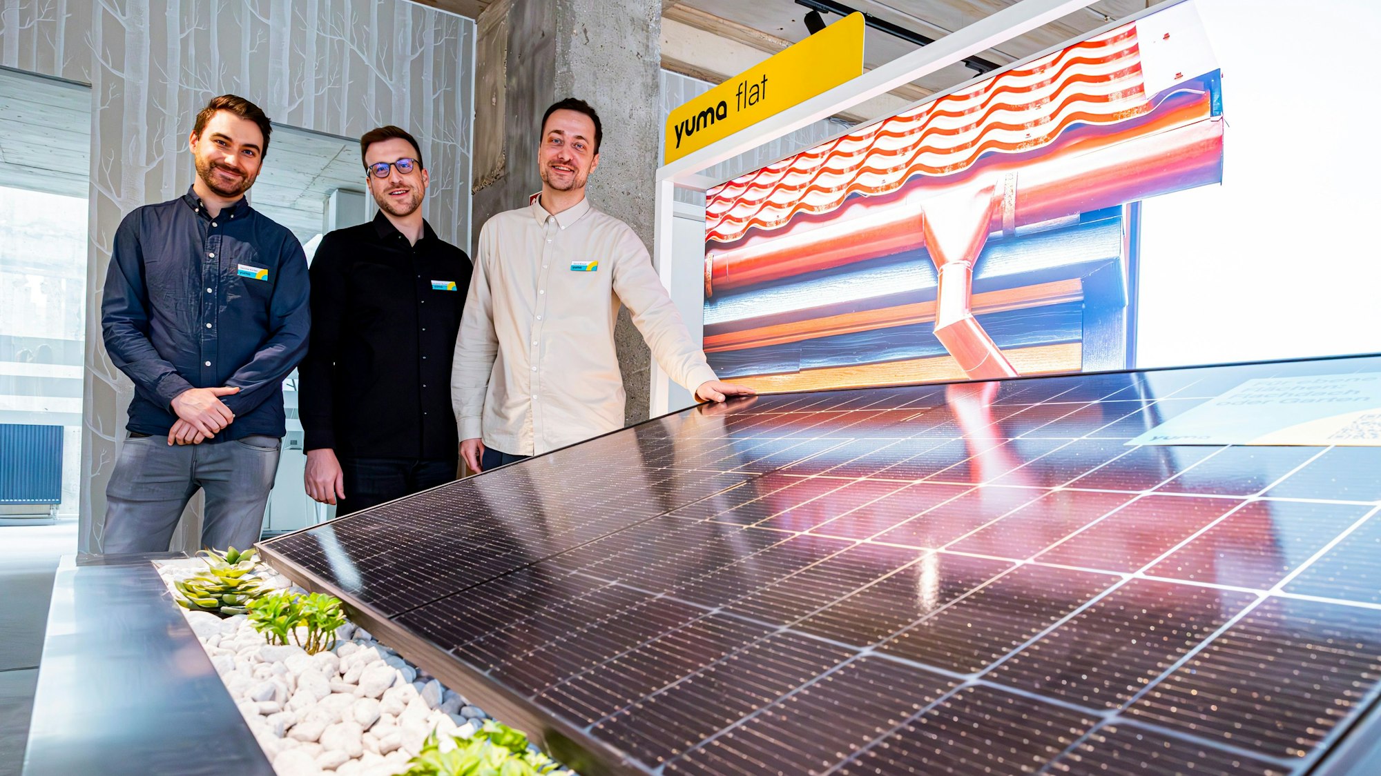 Wollen Balkonkraftwerke weiter nach vorne bringen: Gerome Körbel, David Breuer und Sebastian Berben.