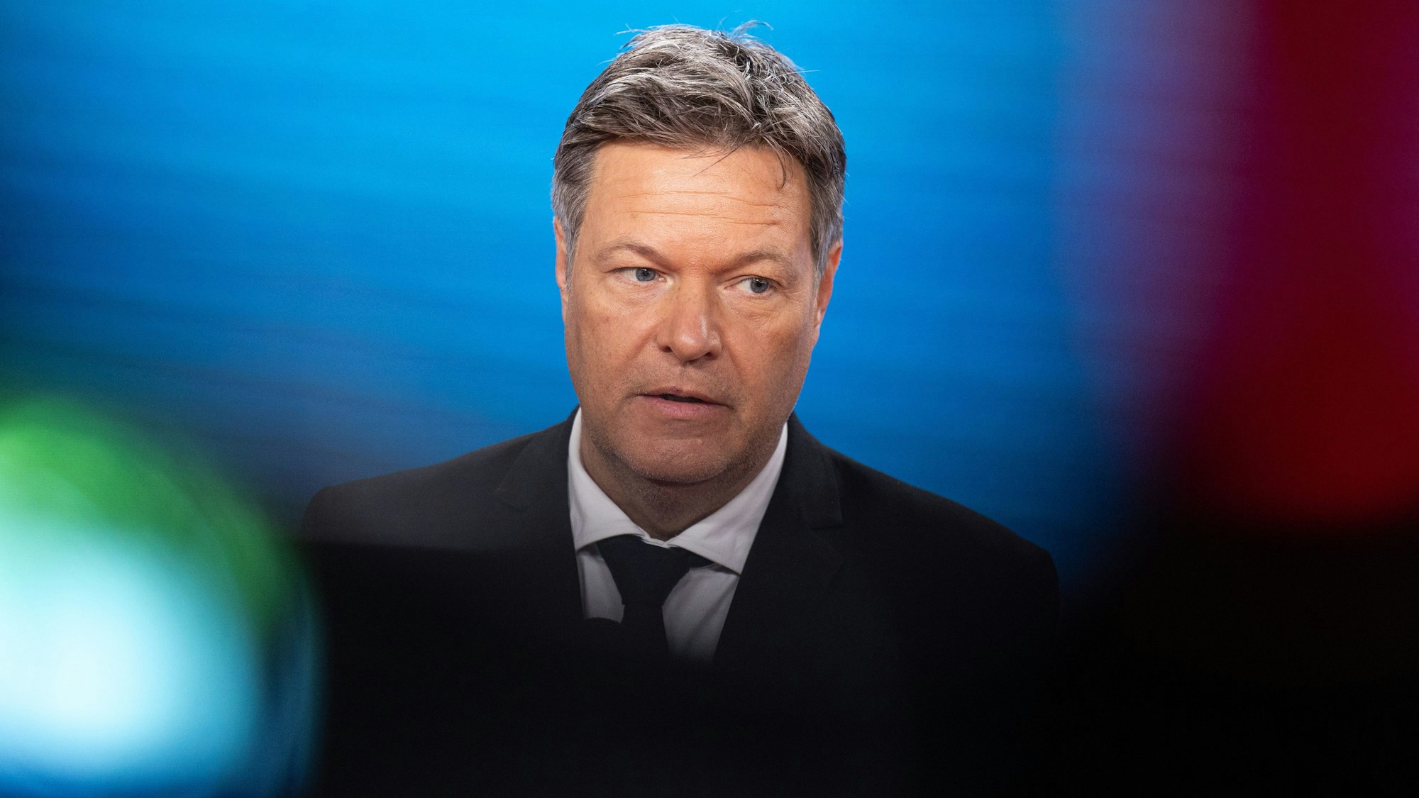 Robert Habeck (Bündnis 90 / Die Grünen), Vizekanzler und Bundesminister für Wirtschaft und Klimaschutz, hat den Ausrüster-Wechsel beim DFB kritisiert. (Archivbild)