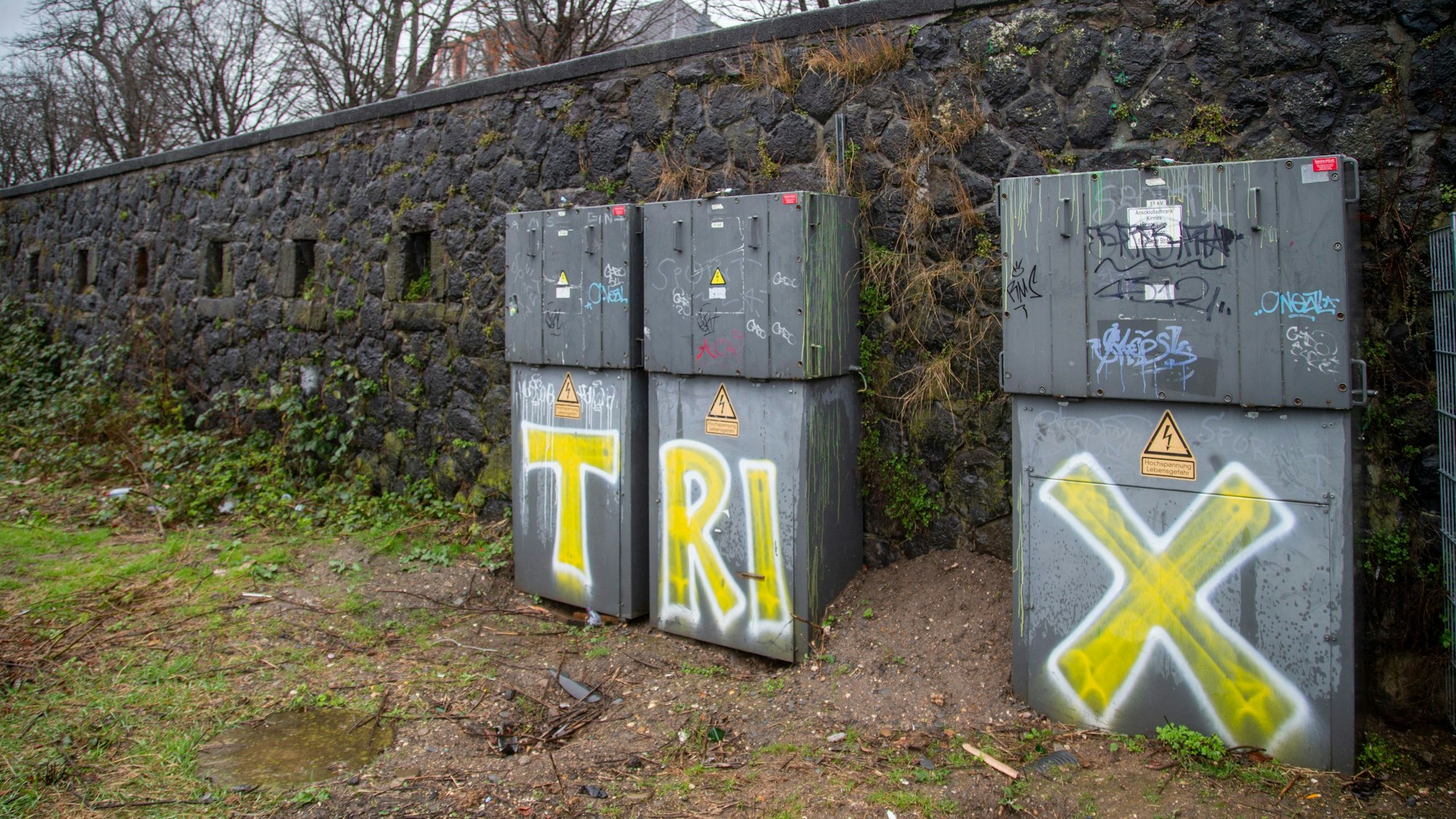 Kleine Kästen, um die ein großer Streit entstanden ist: Wem gehört die Stromverteilung auf der Deutzer Werft?