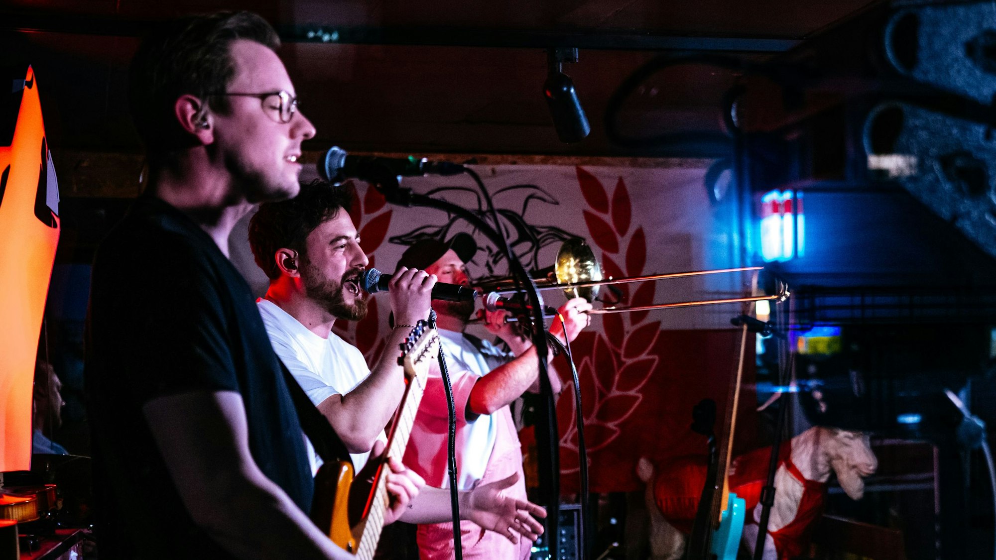 Lupo lud zur Try-Out-Show ins Piranha. Erstmals mit dabei: Sänger Nico von Styp und Gitarrist Benni Plück (vorne).