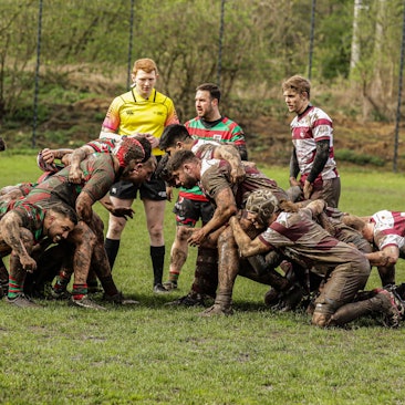 23.03.2024, Köln: Rugby Bundesliga Spiel RSV Köln ( rot-weisse Trikots)vs. RK Heusenstamm ( gtün-rote Trikots). Foto:Dirk Borm